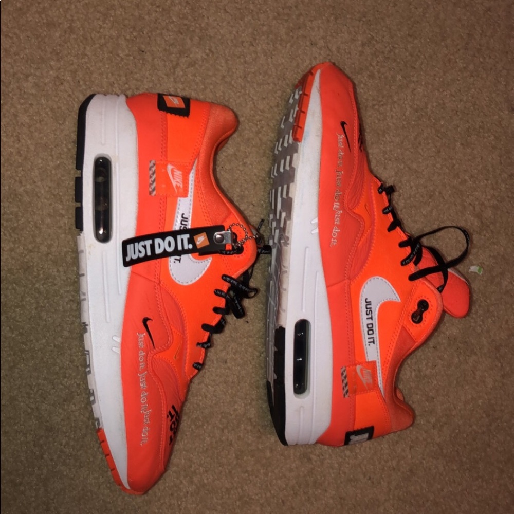 Air Max 1 SE ‘just do it’ -orange.